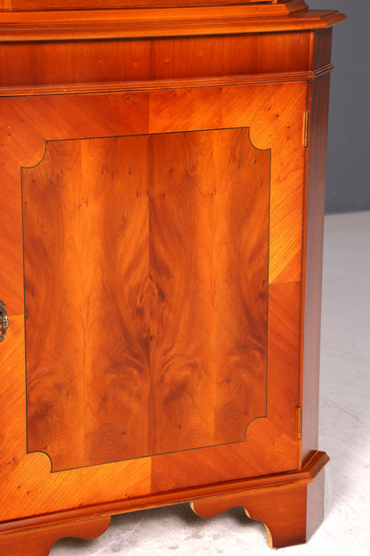 Wunderschöne Englische Eckvitrine 60er Eibe Schrank Eckschrank Glasvitrine Vitrine Vintage