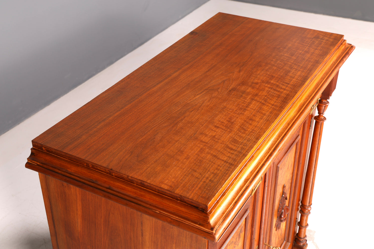Traumhafter Gründerzeit Schrank Nussbaum Schnitzerei Halbschrank Kommode Antik Sideboard Buffet Vintage