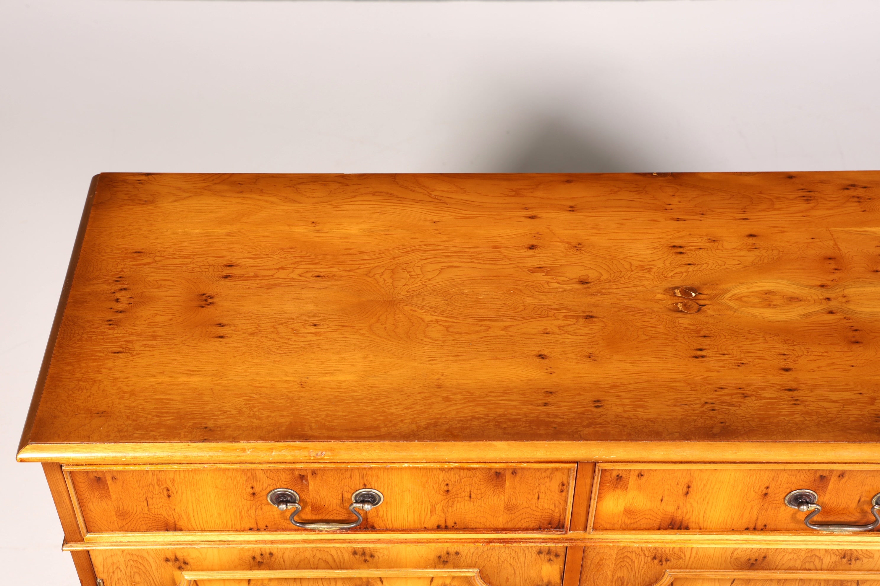 Beautiful English sideboard cabinet antique 60s buffet cabinet chest of drawers