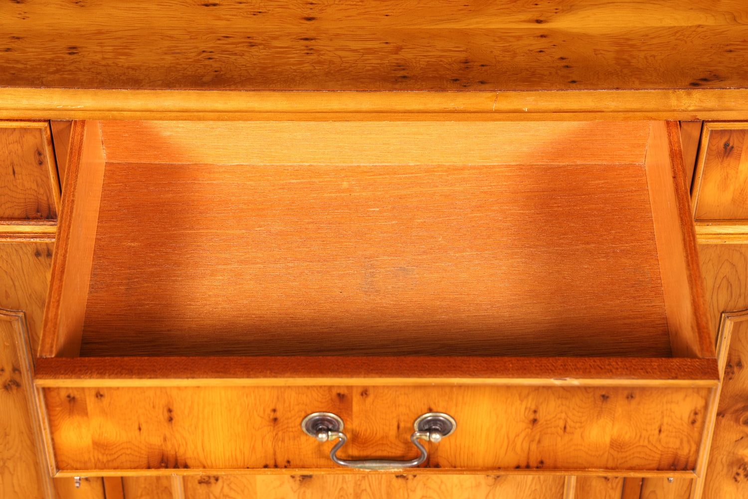 Beautiful English sideboard cabinet antique 60s buffet cabinet chest of drawers