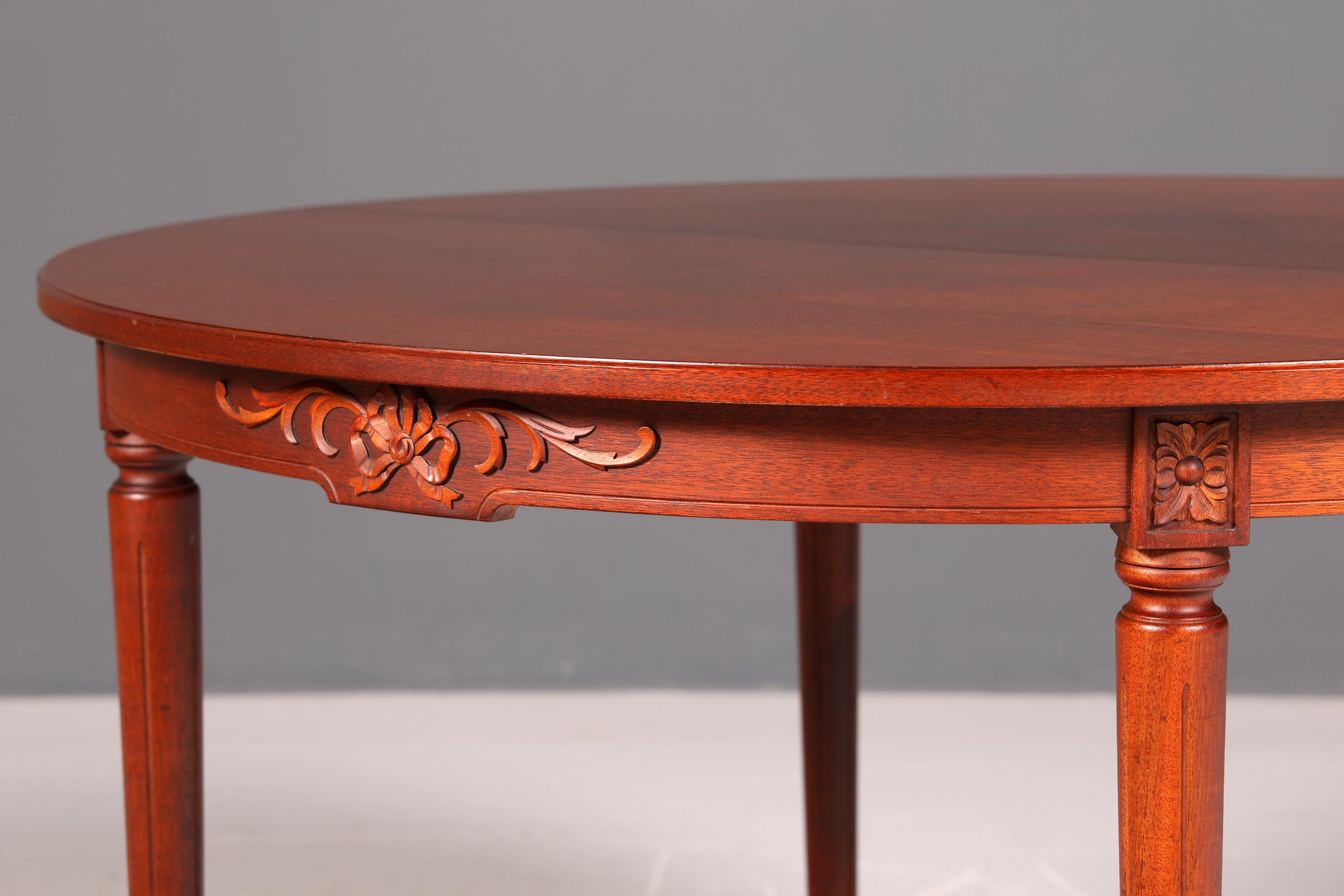 Wunderschöner Runder Tisch im Gustavianischen Stil Ausziehbar Esstisch Küchentisch Antik Esszimmer Vintage