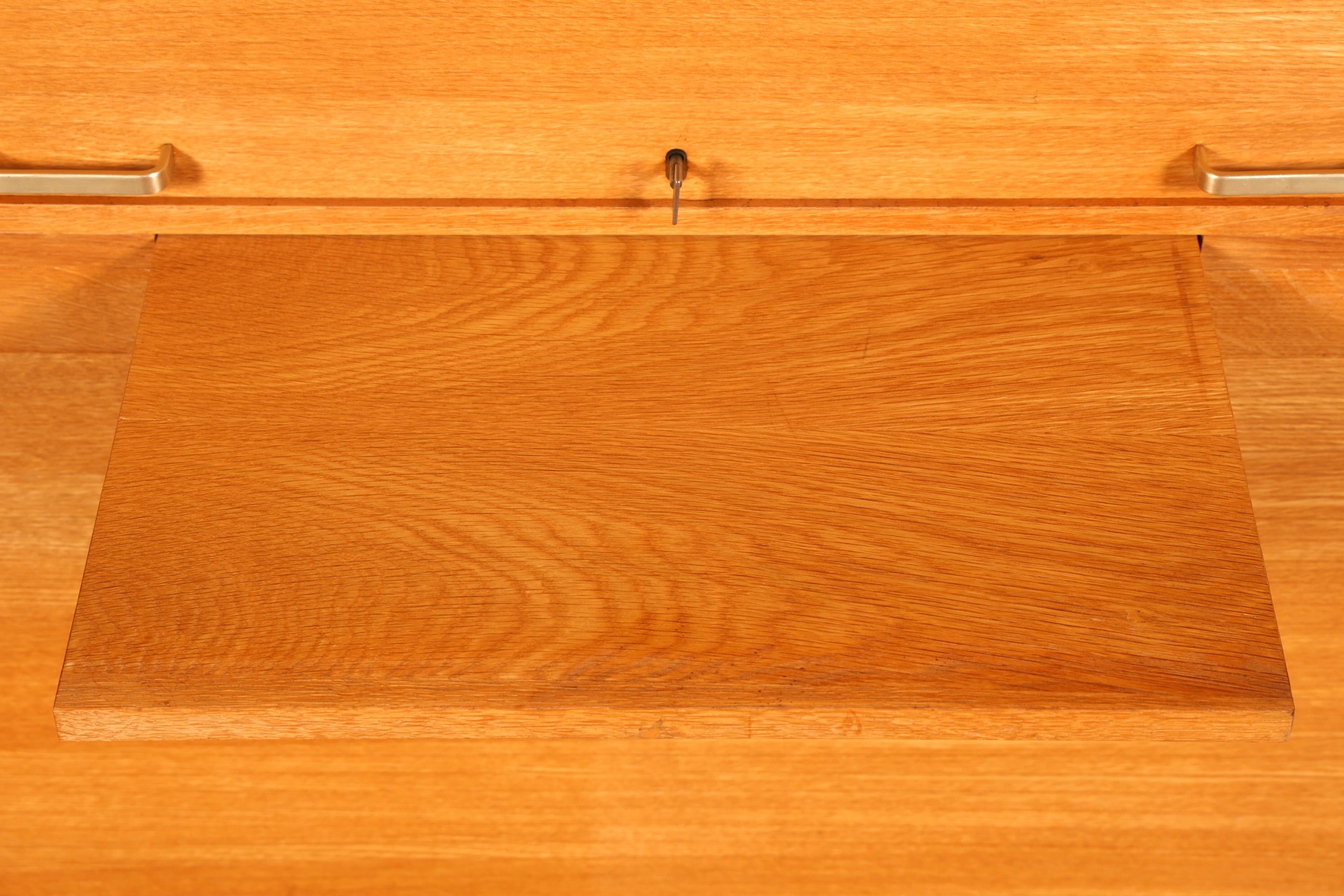 Stilvoller Mid Century Rollladenschrank Bauhaus Apothekerschrank Art Deco Büro Aktenschrank