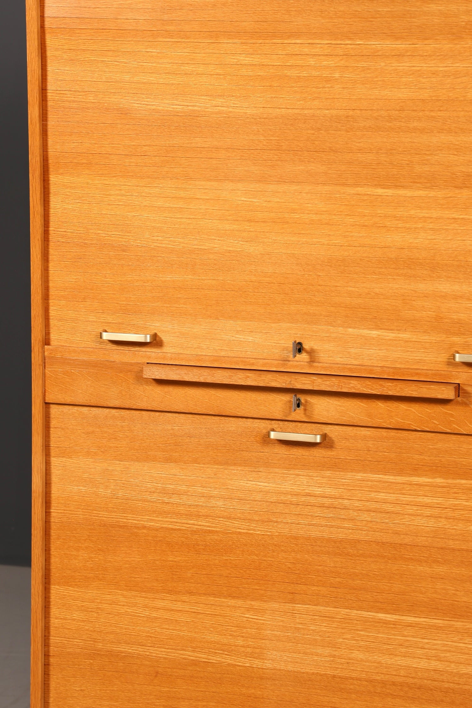 Stilvoller Mid Century Rollladenschrank Bauhaus Apothekerschrank Art Deco Büro Aktenschrank