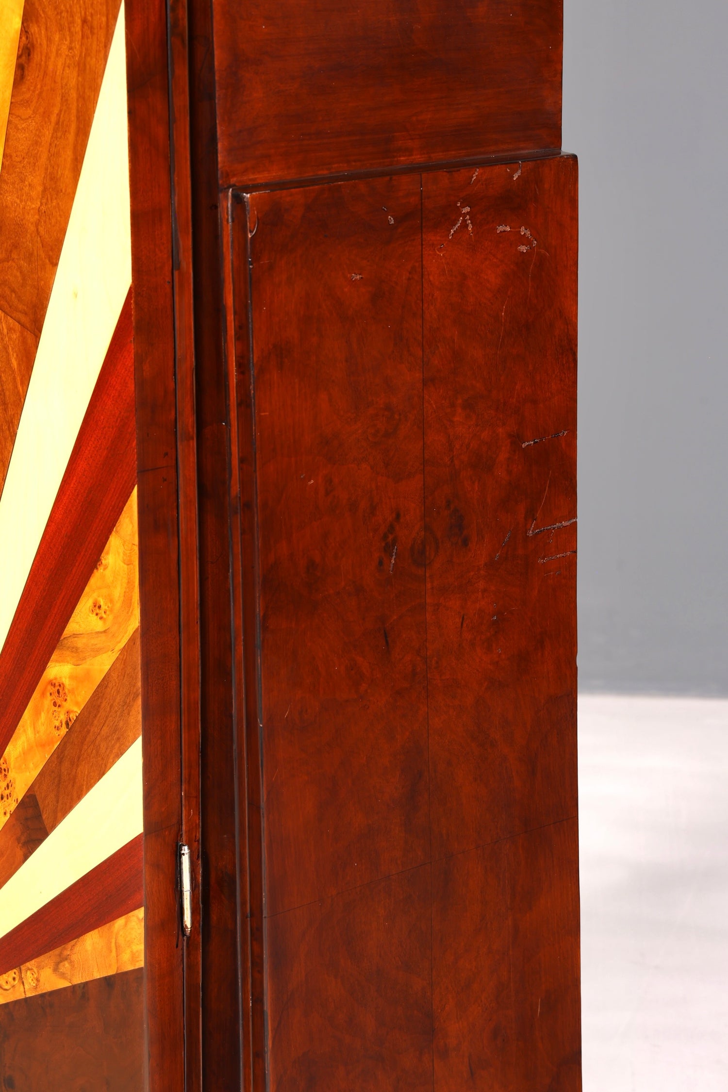 Traumhafter Art Deco Design Schrank Highboard Kommode Vertiko Sun Wäscheschrank Dielenschrank