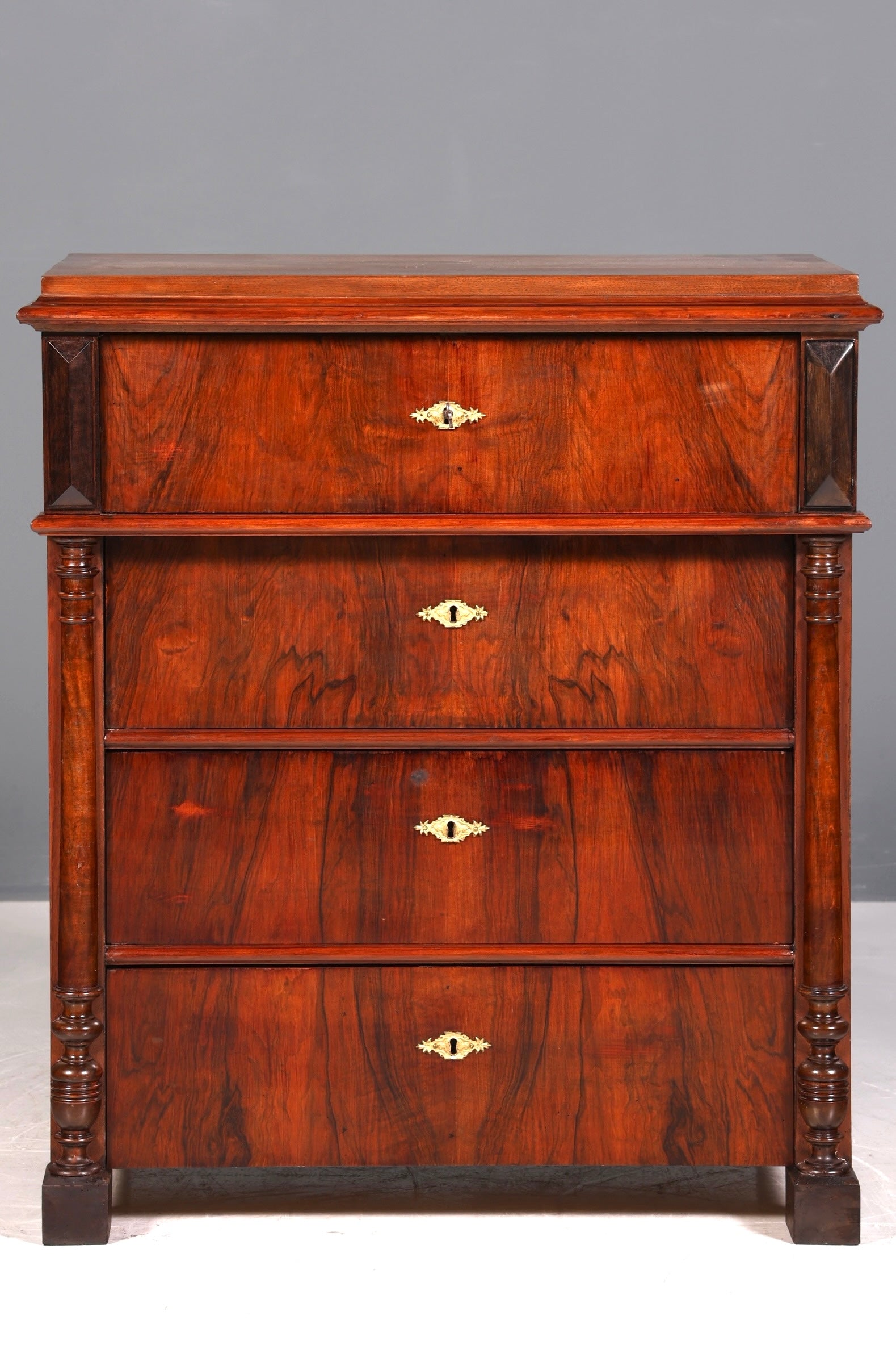 Elegant Gründerzeit (late 19th-century) Louis Philippe chest of drawers, sideboard, circa 1880.