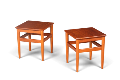 Hauptstadt Möblerei Mid-Century Beistelltische aus Teakholz im dänischen Design mit quadratischer Platte