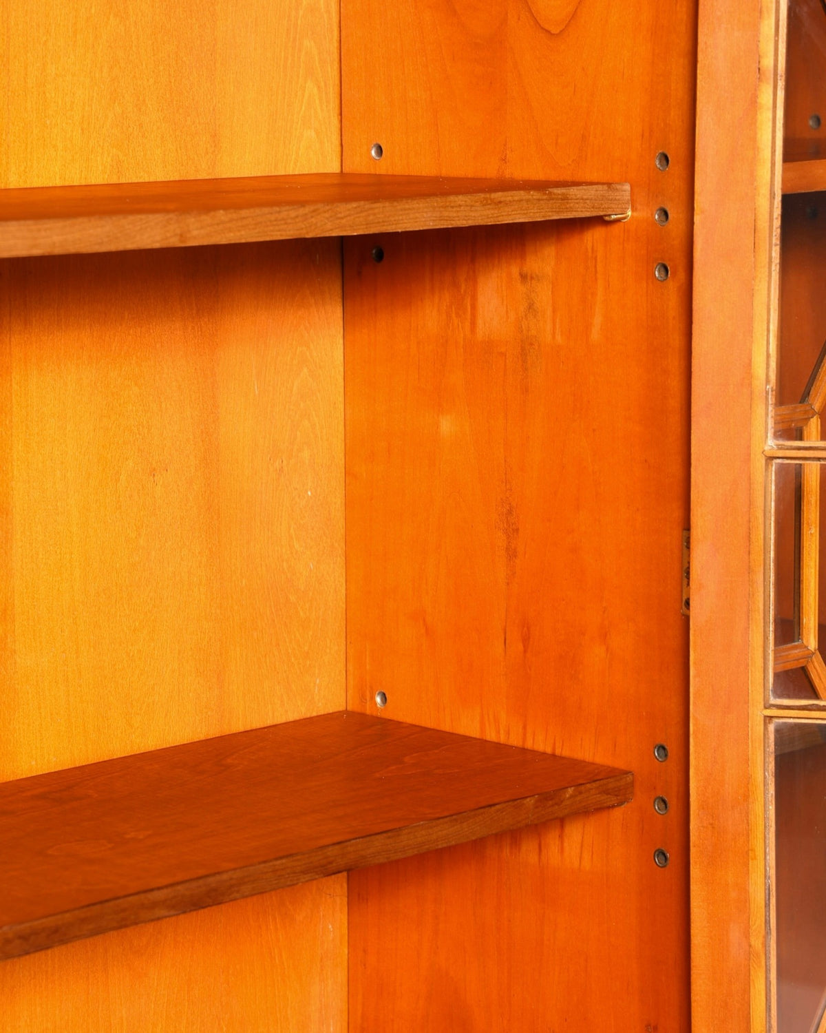 Traumhafte Englische Vitrine Bücherschrank Buffet Antik Stil Englisch Eibe Glasvitrine Bibliothek