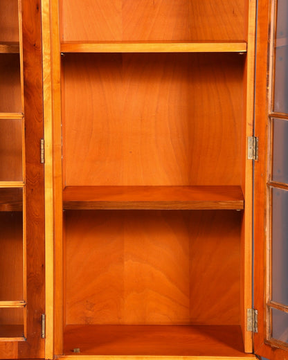 Traumhafte Englische Vitrine Bücherschrank Buffet Antik Stil Englisch Eibe Glasvitrine Bibliothek