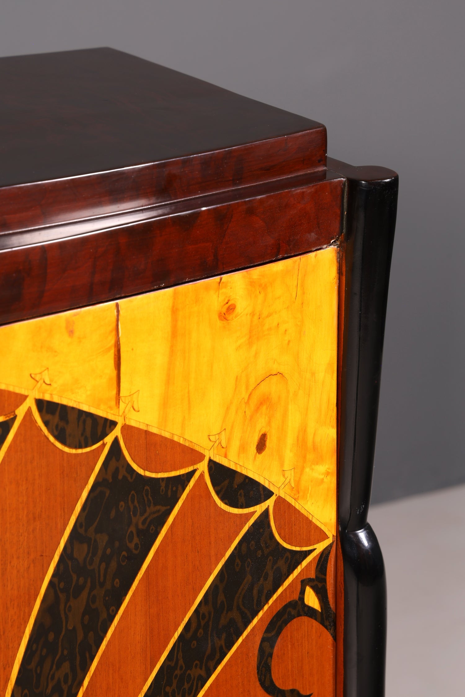 Wunderschönes Art Deco Stil Highboard Schrank Kommode Vertiko Sun Cabinet