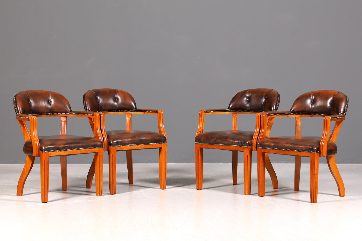 Wunderschöner Chesterfield Armlehnstuhl Braun Echt Leder Englisch Bürostuhl Schreibtischstuhl Sekretär Stuhl Court Chair 1 von 4