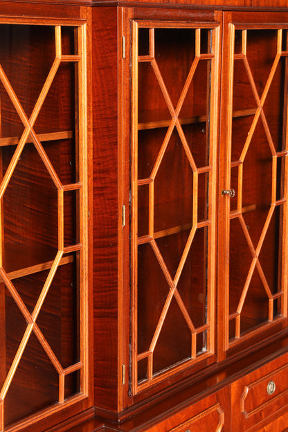 Indrukwekkende Engelse vitrinekast, bibliotheekboekenkast, glazen buffetkast van echt hout, antiek vintage