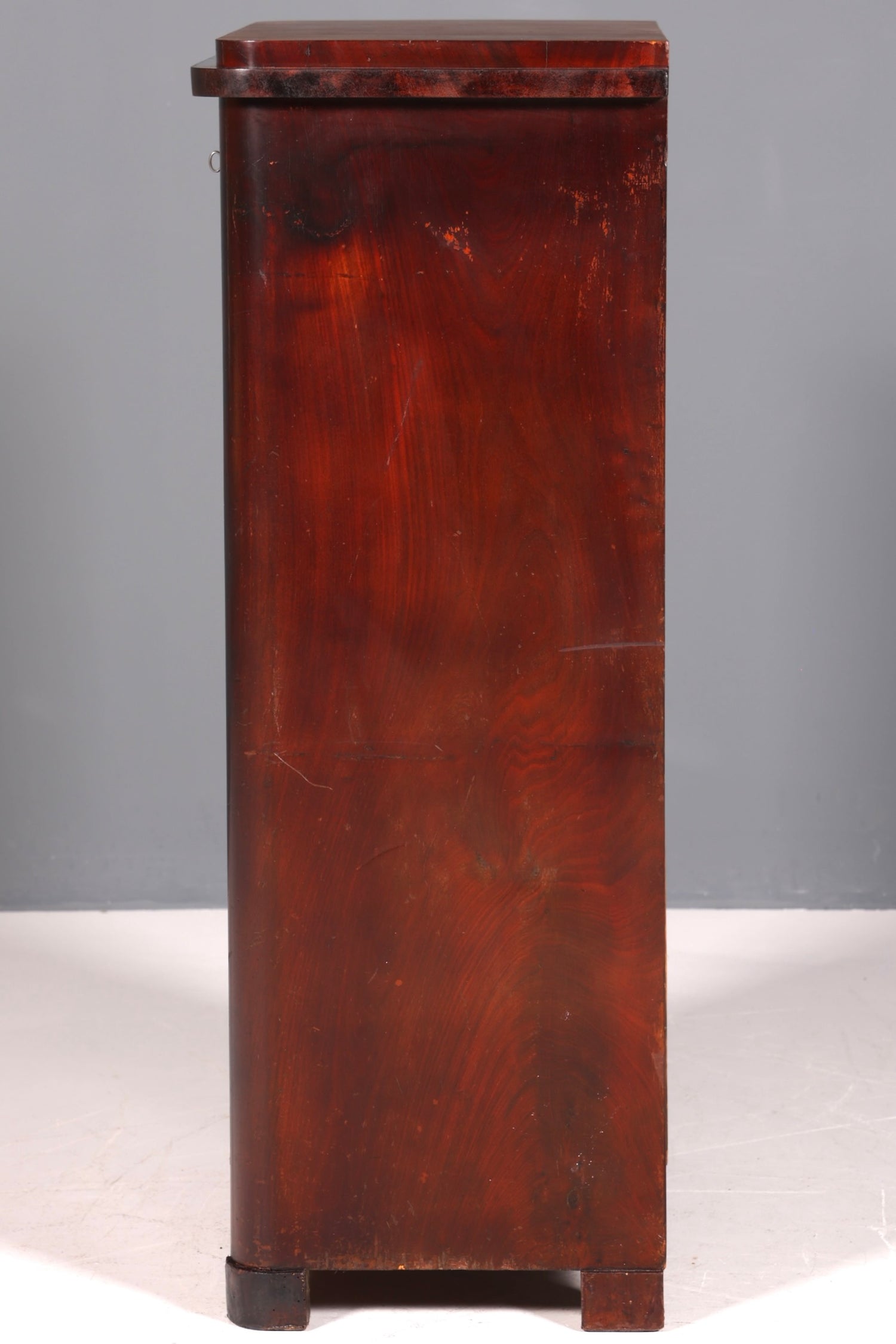 Beautiful Louis Philippe chiffonier circa 1880, Gründerzeit (late 19th-century) vertiko cabinet, Semainier