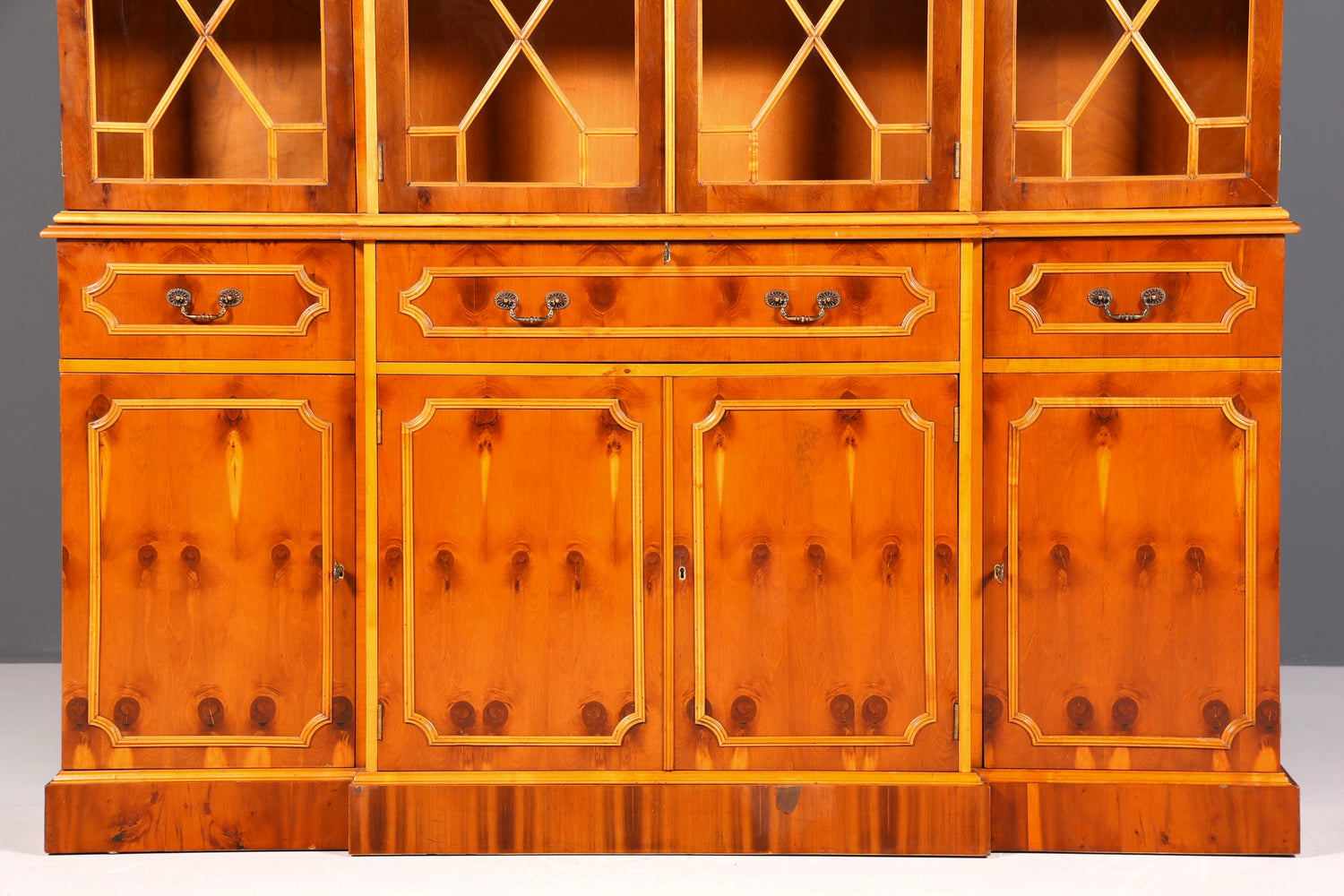 Dreamlike English display cabinet, bookcase, buffet, antique style, English yew, glass display case, library