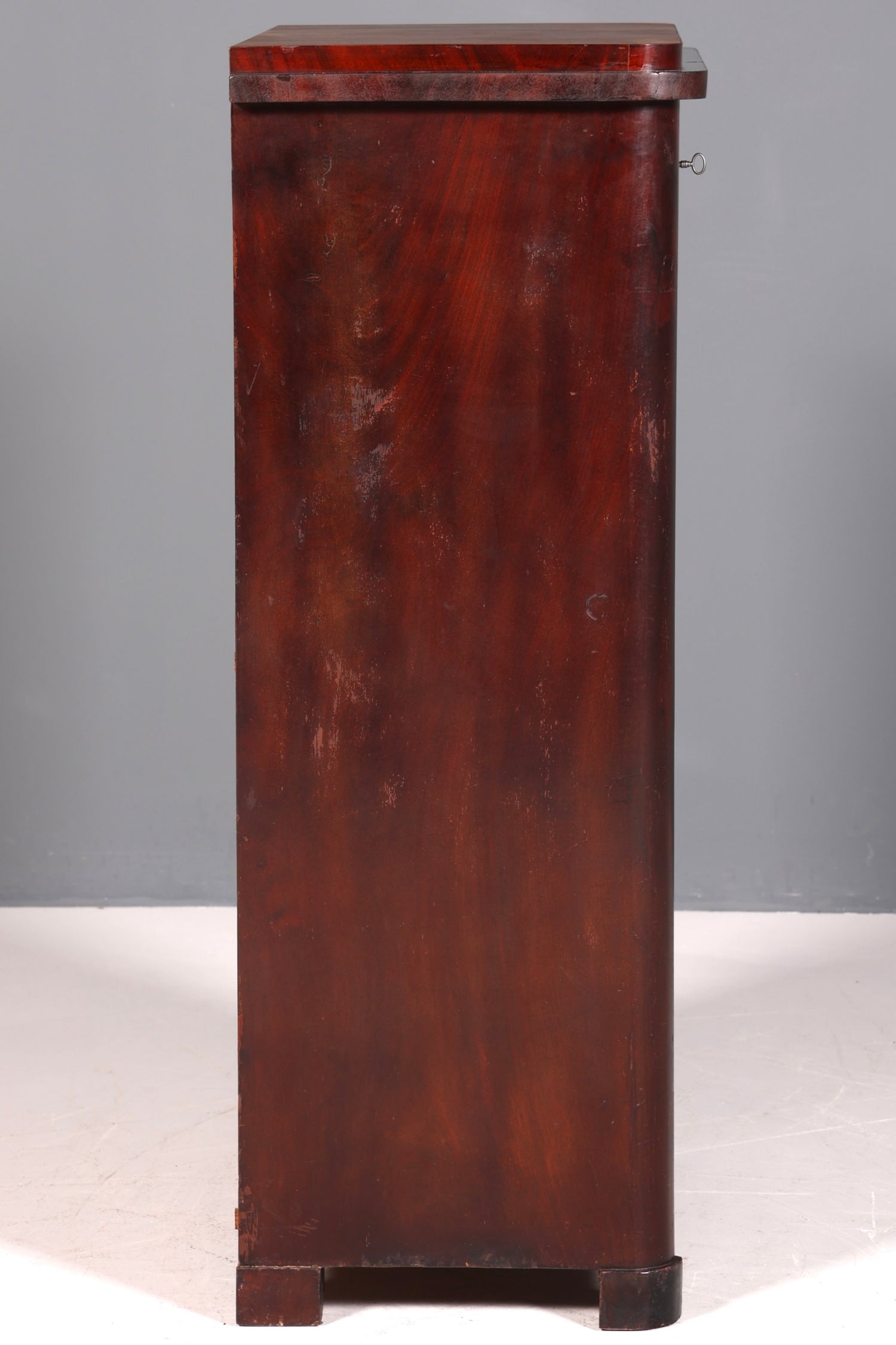 Beautiful Louis Philippe chiffonier circa 1880, Gründerzeit (late 19th-century) vertiko cabinet, Semainier